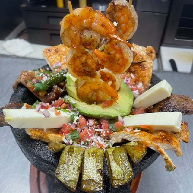 Si Señor Molcajete.